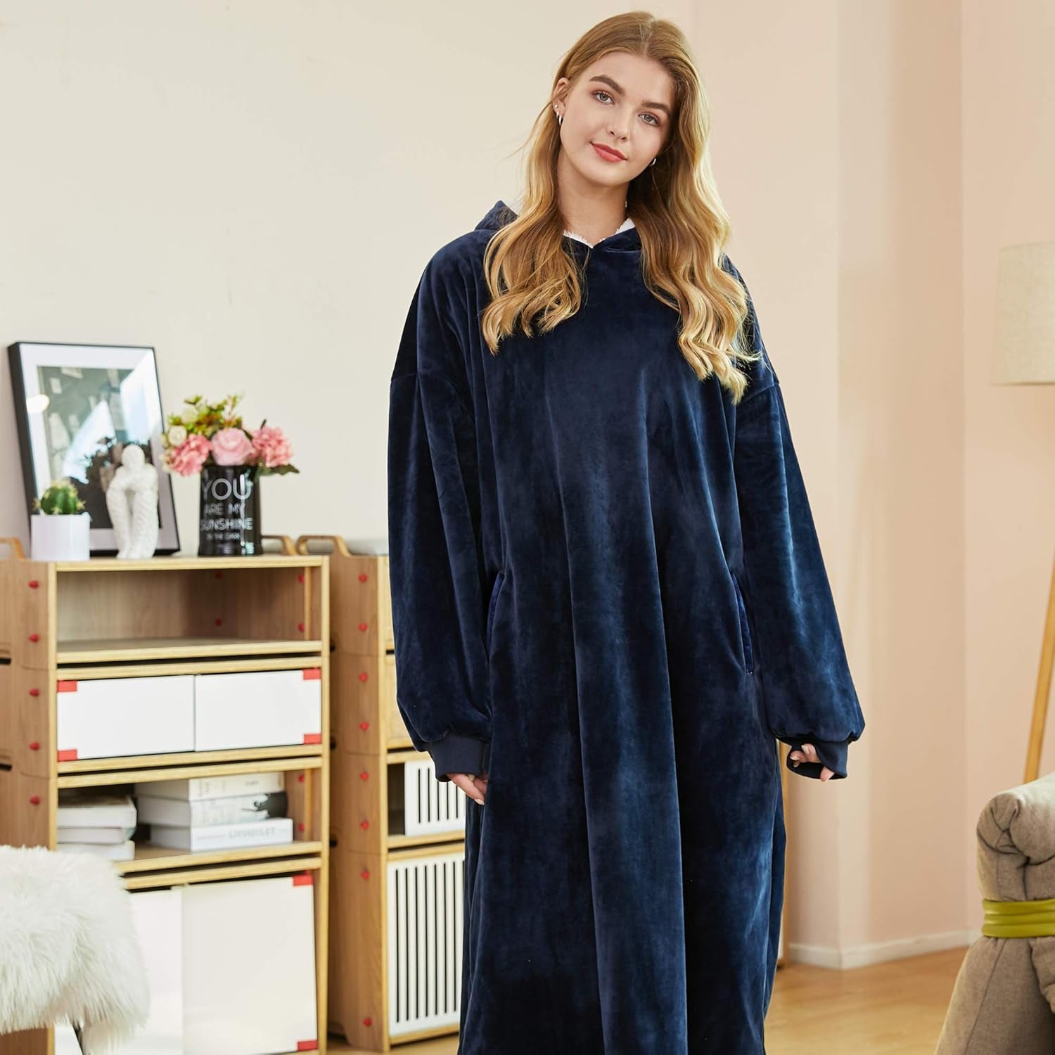 Hoodie Blanket, Long Wearable Blanket Sweatshirt for Adults Women Men Warm Cozy Thick Oversized Blanket Hoodie with Pockets and Sleeves Gift for Her Mom Girls